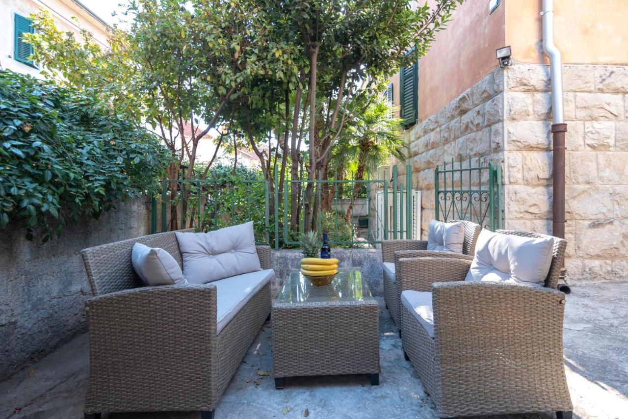 Palm Garden Apartment In Center With Big Terrace 斯普利特 外观 照片