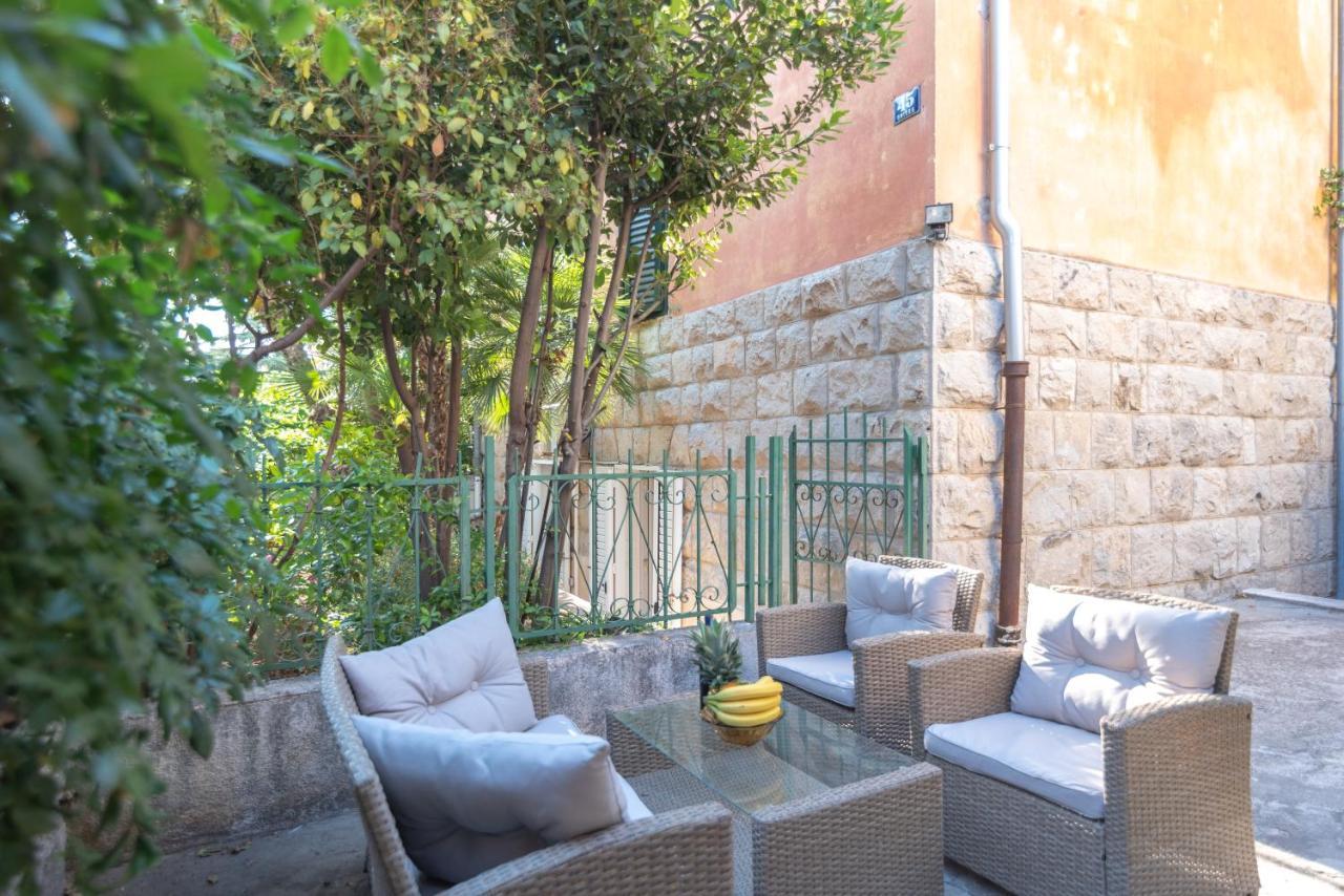 Palm Garden Apartment In Center With Big Terrace 斯普利特 外观 照片